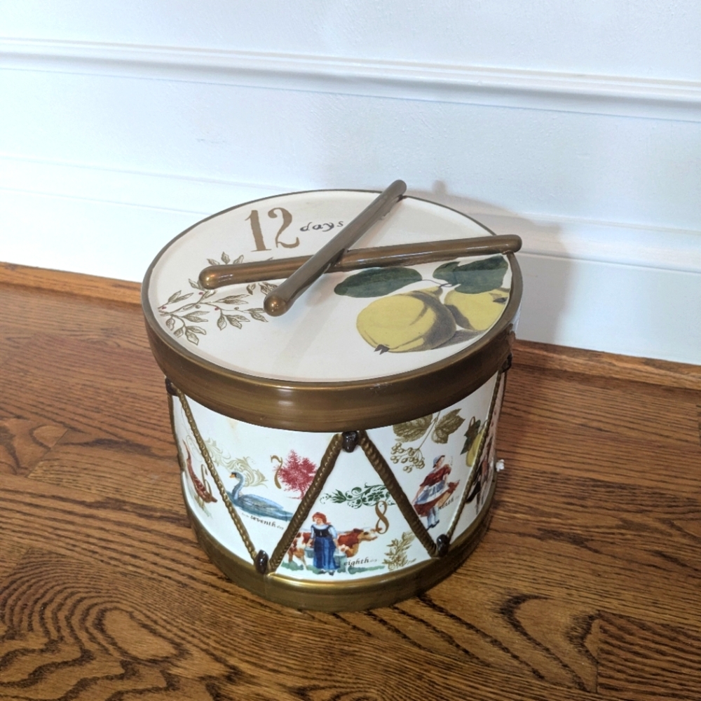 NIB Williams Sonoma 12 Days of Christmas Cookie Jar Ceramic Holder Gold Classic
